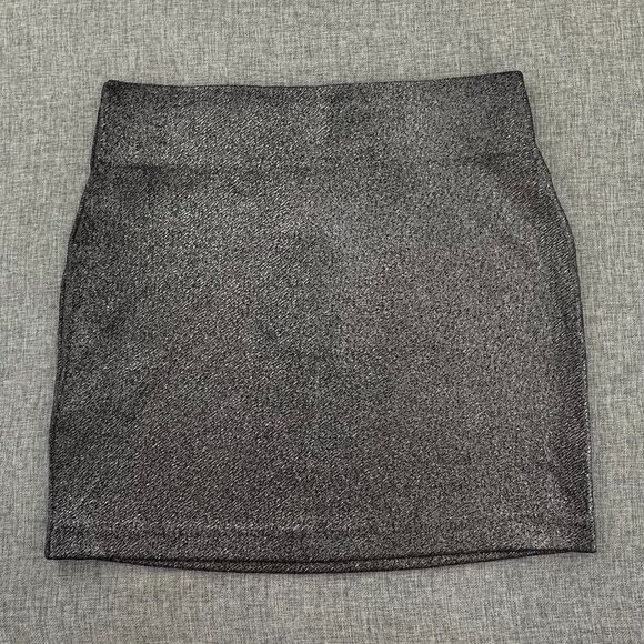 NEW! BCBGeneration Fitted Mini Skirt Medium $48 Elastic waist Metallic Gray - Picture 1 of 13